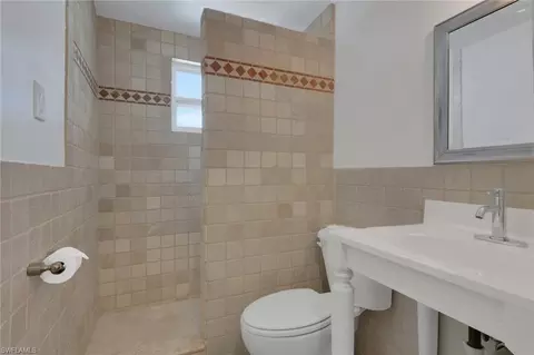 Bath - 1293 Rainbow Ct, Naples, FL 34110 photo 4 of 4