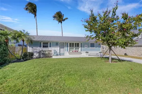 1293 Rainbow Ct, Naples, FL 34110