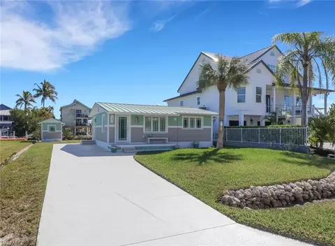 1278 Rainbow Ct, Naples, FL 34110