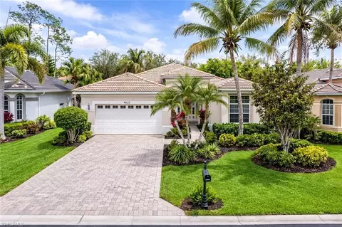 4832 Cerromar Dr, Naples, FL 34112