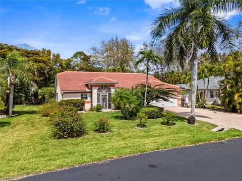 930 Moon Lake Dr, Naples, FL 34104