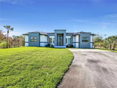 910 Golden Gate Blvd E, Naples, FL 34120