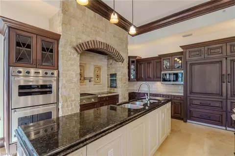 Kitchen - 200 S Golf Dr, Naples, FL 34102 photo 4 of 4