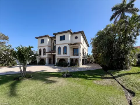 Exterior - 200 S Golf Dr, Naples, FL 34102 photo 2 of 10