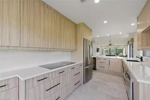 909 Reef Point Cir, Naples, FL 34108