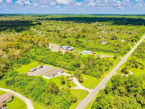 22 Nd St NE, Naples, FL 34120