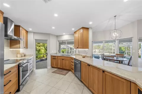 Kitchen - 4724 Riverside Dr, Estero, FL 33928 photo 3 of 5