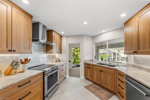 Kitchen - 4724 Riverside Dr, Estero, FL 33928 photo 5 of 5