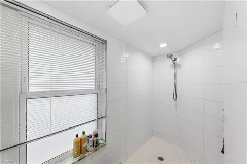 Bath - 4724 Riverside Dr, Estero, FL 33928 photo 4 of 6
