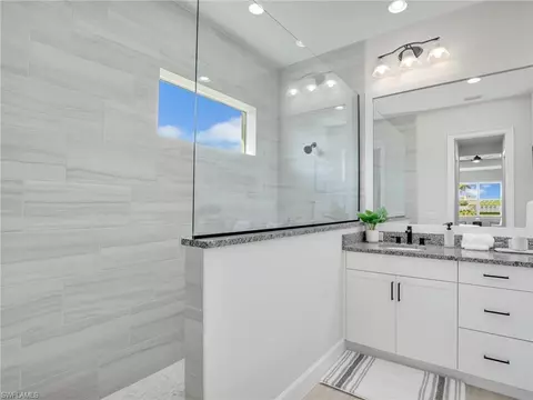 Bath - 8850 Calypso Ct, Naples, FL 34112 photo 3 of 6