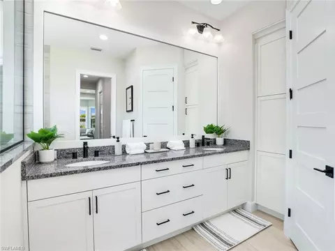 Bath - 8850 Calypso Ct, Naples, FL 34112 photo 2 of 6