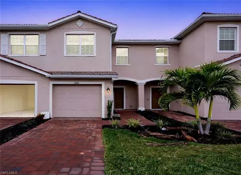 2881 Citrus St, Naples, FL 34120