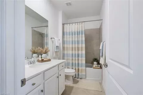 Bath - 2681 Vine Ave, Naples, FL 34120 photo 1 of 1