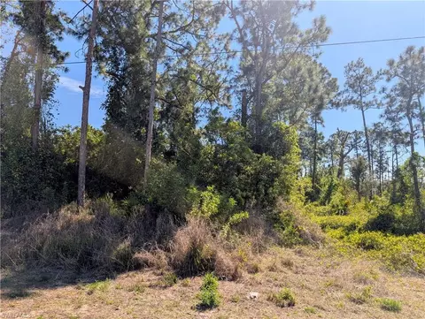 513 Beach Ave S, Lehigh Acres, FL 33974