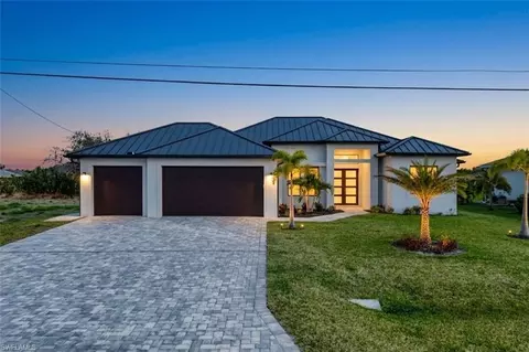 909 SW 11th Ct, Cape Coral, FL 33991
