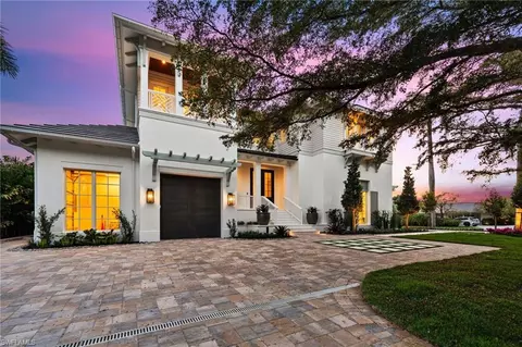 408 16th Ave S, Naples, FL 34102