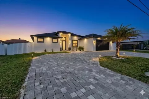 913 Embers Pkwy W, Cape Coral, FL 33993