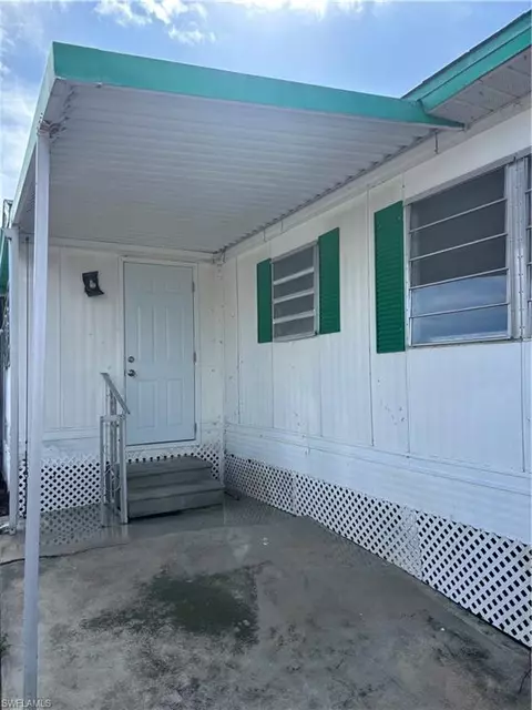 102 Amber Ave, North Fort Myers, FL 33917