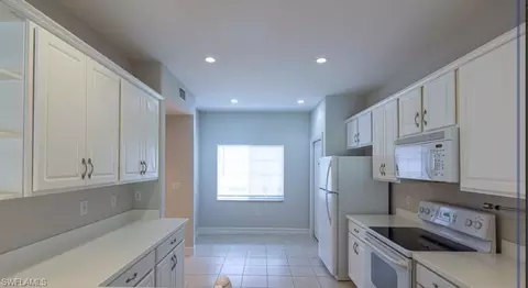Kitchen - 9113 Michael Cir #9, Naples, FL 34113 photo 3 of 3