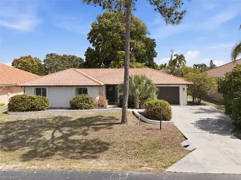 26920 Spanish Gardens Dr, Bonita Springs, FL 34135