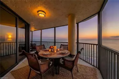 9653 Gulf Shore Dr #903, Naples, FL 34108