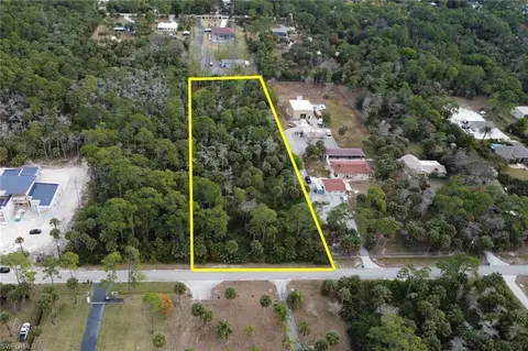 320 3rd St NW, Naples, FL 34120