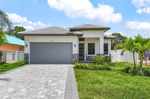 859 108th Ave N, Naples, FL 34108