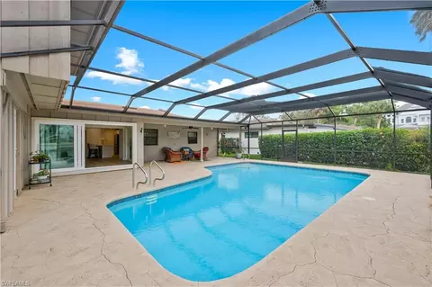 Exterior - 480 Oak Ave, Naples, FL 34108 photo 6 of 13