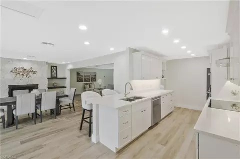 Kitchen - 480 Oak Ave, Naples, FL 34108 photo 3 of 4