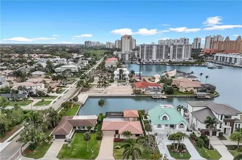 View/Area - 480 Oak Ave, Naples, FL 34108 photo 2 of 8