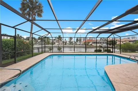 Exterior - 480 Oak Ave, Naples, FL 34108 photo 5 of 13
