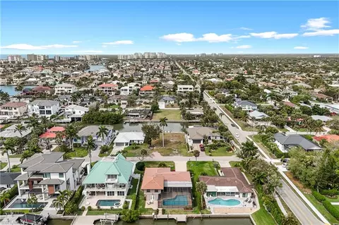 View/Area - 480 Oak Ave, Naples, FL 34108 photo 4 of 8
