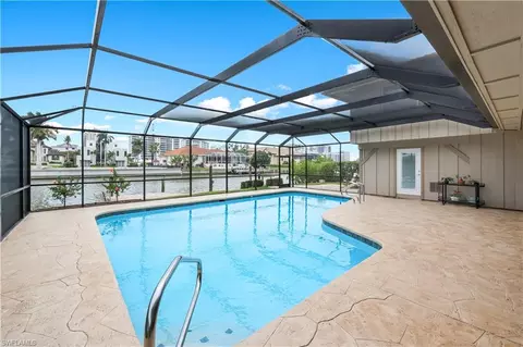 Exterior - 480 Oak Ave, Naples, FL 34108 photo 4 of 13