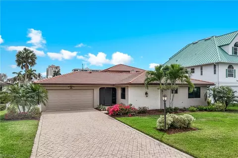 Exterior - 480 Oak Ave, Naples, FL 34108 photo 1 of 13