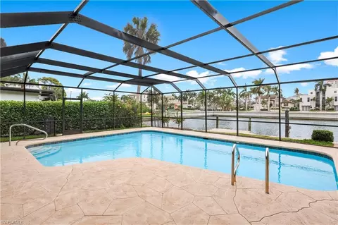 Exterior - 480 Oak Ave, Naples, FL 34108 photo 8 of 13