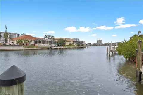 View/Area - 480 Oak Ave, Naples, FL 34108 photo 3 of 8