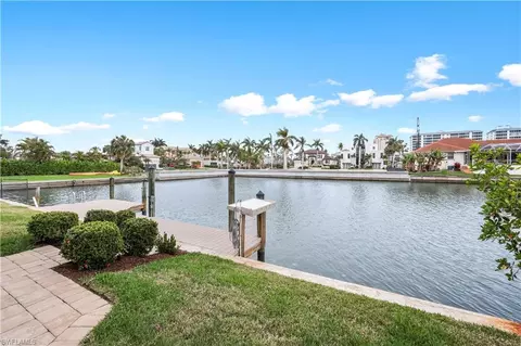 Exterior - 480 Oak Ave, Naples, FL 34108 photo 10 of 13
