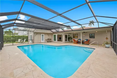Exterior - 480 Oak Ave, Naples, FL 34108 photo 7 of 13