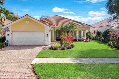 4322 Queen Elizabeth Way, Naples, FL 34119