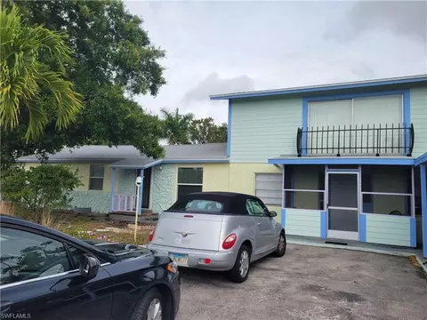 2662 Mangrove St, Naples, FL 34112