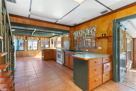 Kitchen - 91 Constitution Dr, Naples, FL 34112 photo 2 of 2