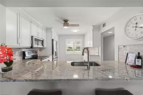 5965 Bloomfield Cir #B104, Naples, FL 34112