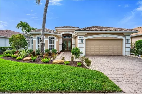 4895 Cerromar Dr, Naples, FL 34112