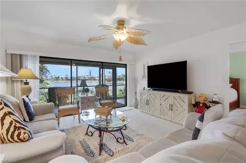 4240 Chantelle Dr #B103, Naples, FL 34112