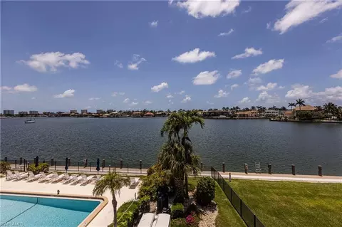 838 W Elkcam Cir #307, Marco Island, FL 34145