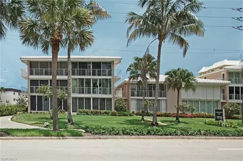 1910 Gulf Shore Blvd N #102, Naples, FL 34102
