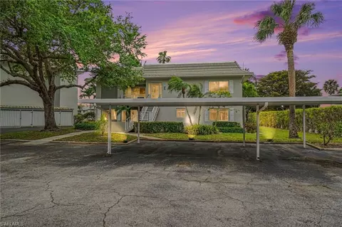 215 Cypress Way E #E2, Naples, FL 34110