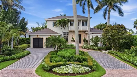 Exterior - 160 16th Ave S, Naples, FL 34102 photo 5 of 5