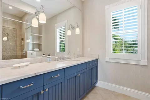 Bath - 160 16th Ave S, Naples, FL 34102 photo 4 of 5