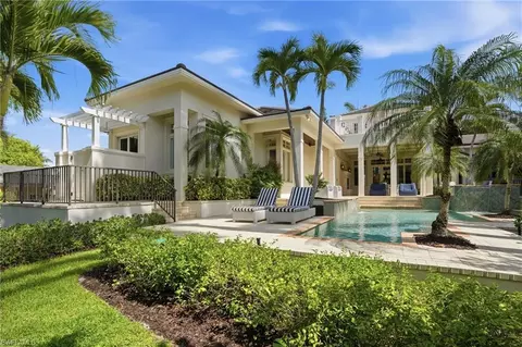 Exterior - 160 16th Ave S, Naples, FL 34102 photo 4 of 5